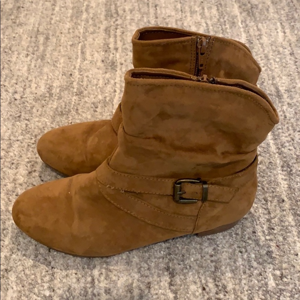 Express crop boots.